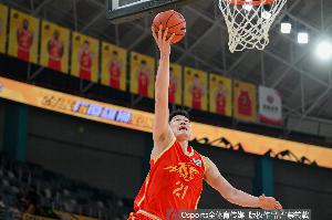 杀疯了!胡金秋上半场10投9中&三分2中1砍下22分3板1助1断配图