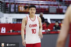 媒体人：王俊杰依然是男篮4号位无代餐 就是今晚手感差点意思配图