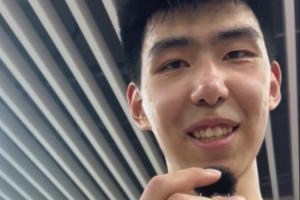 😂徐昕调侃和王俊杰搭档内线：多给我传点球啊配图