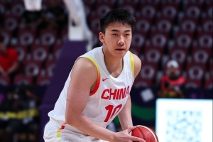 媒体人：对手有一样的体型甚至更高 王俊杰打得有点挣扎配图