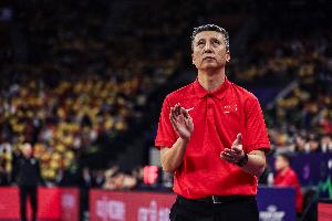 媒体人：双方都志在练兵 郭导若真想赢不会在被追平后不调整阵容配图