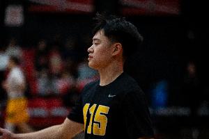 媒体人：赵维伦在国家队会是继伟很好的平替 他现在需要尽量涨球配图