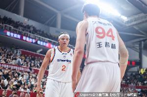 媒体人：双方都不算主力&总决赛精彩程度打折扣 但两队都值得肯定配图