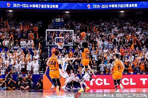 媒体人：古德温总决赛进攻组织串联一把抓 防守端也不遗余力配图