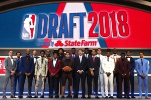 八年之后，我们四个一起打NBA总决赛配图