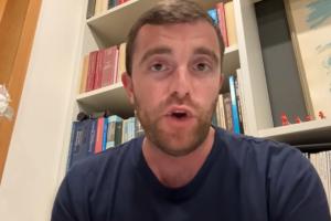 罗马诺：在皇马对阵拜仁的欧冠比赛中，老佛爷完全爱上了奥利塞配图