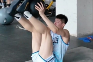 山东晒训练视频：没有凭空而来的高光 都藏在训练场的朝夕苦练里配图