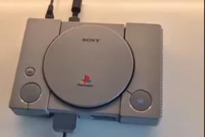 🎮1994年发行！孔德把一台索尼PS1带到法国队训练营配图